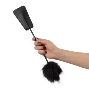 Plumero y látigo esponjoso en 1 - Negro