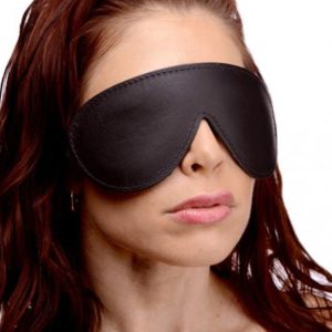 Strict Leather- Máscara de ojos bondage acolchada de cuero